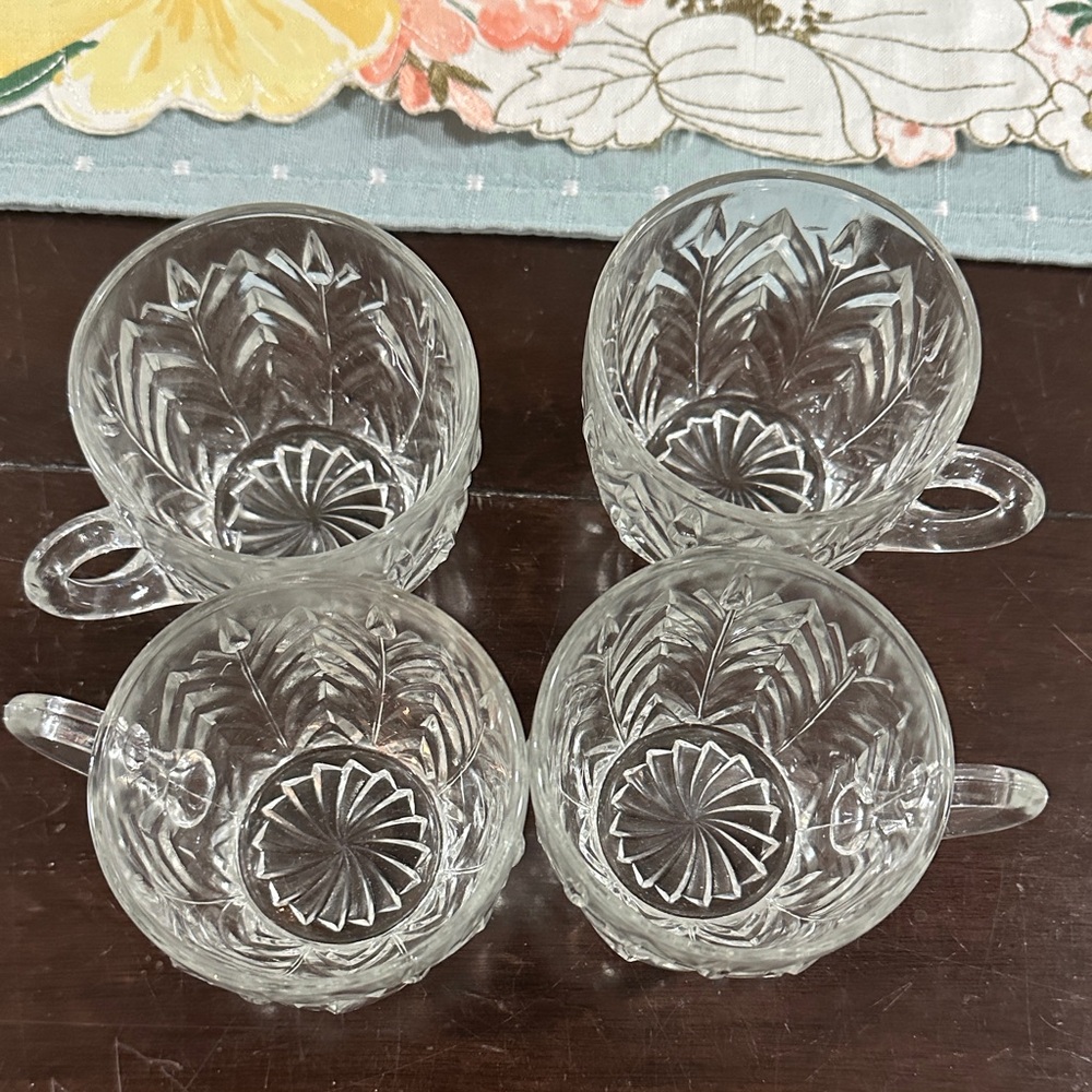 Elegant Clear Glass Tea Cups Set